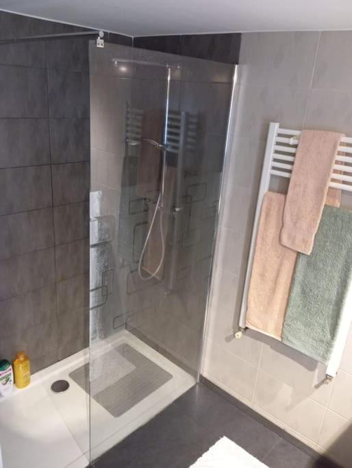 Appartement Cosy Avec Jardin Vaux-Sur-Seine エクステリア 写真
