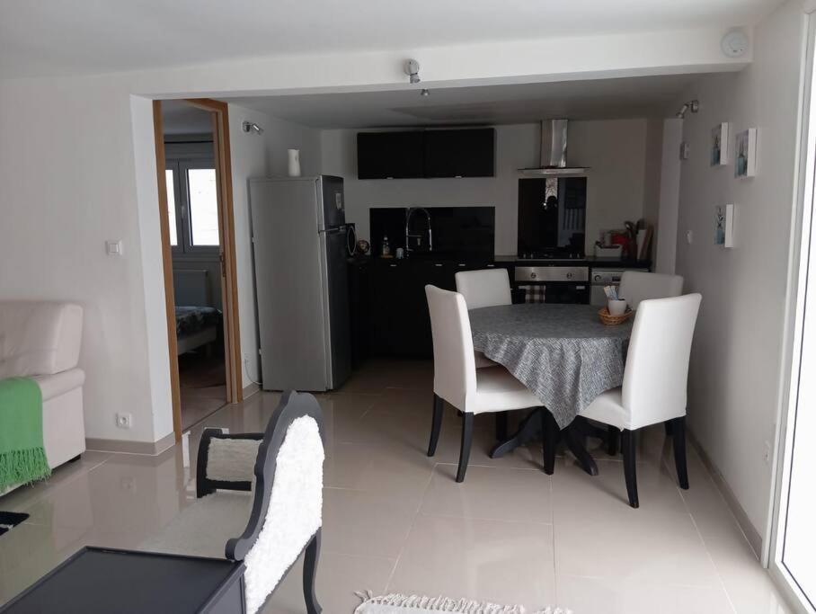 Appartement Cosy Avec Jardin Vaux-Sur-Seine エクステリア 写真